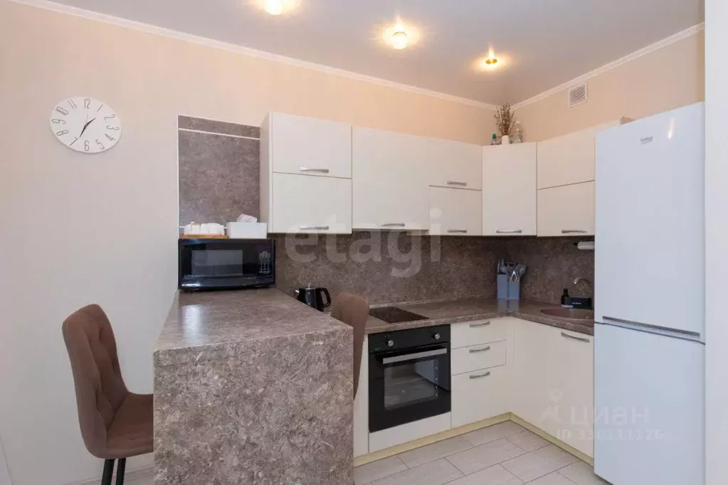 Студия Тюменская область, Тюмень ул. Тимофея Чаркова, 81к2 (28.9 м) - Фото 0