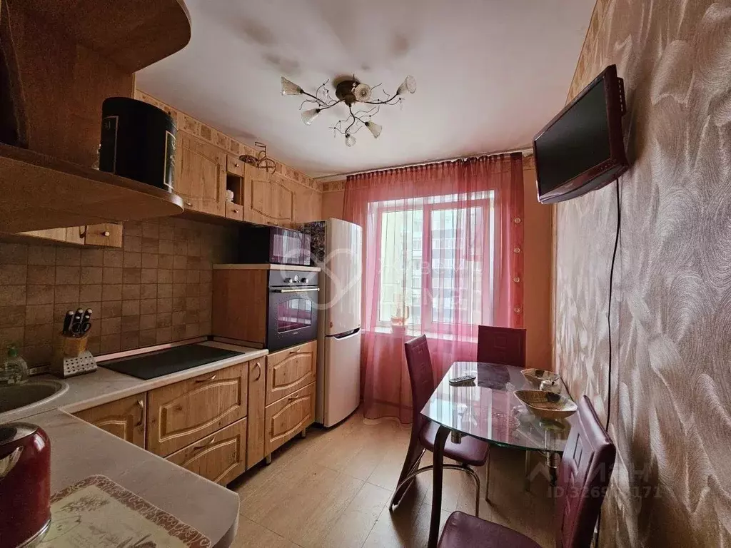 3-к кв. Волгоградская область, Волгоград ул. Розы Люксембург, 9 (67.0 ... - Фото 1