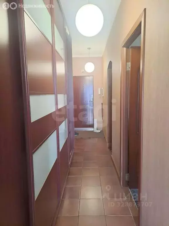 2-комнатная квартира: Ломоносов, Еленинская улица, 4 (57.9 м) - Фото 0