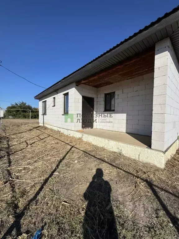 Дом в Астраханская область, Приволжский район, Монолит садовое ... - Фото 1