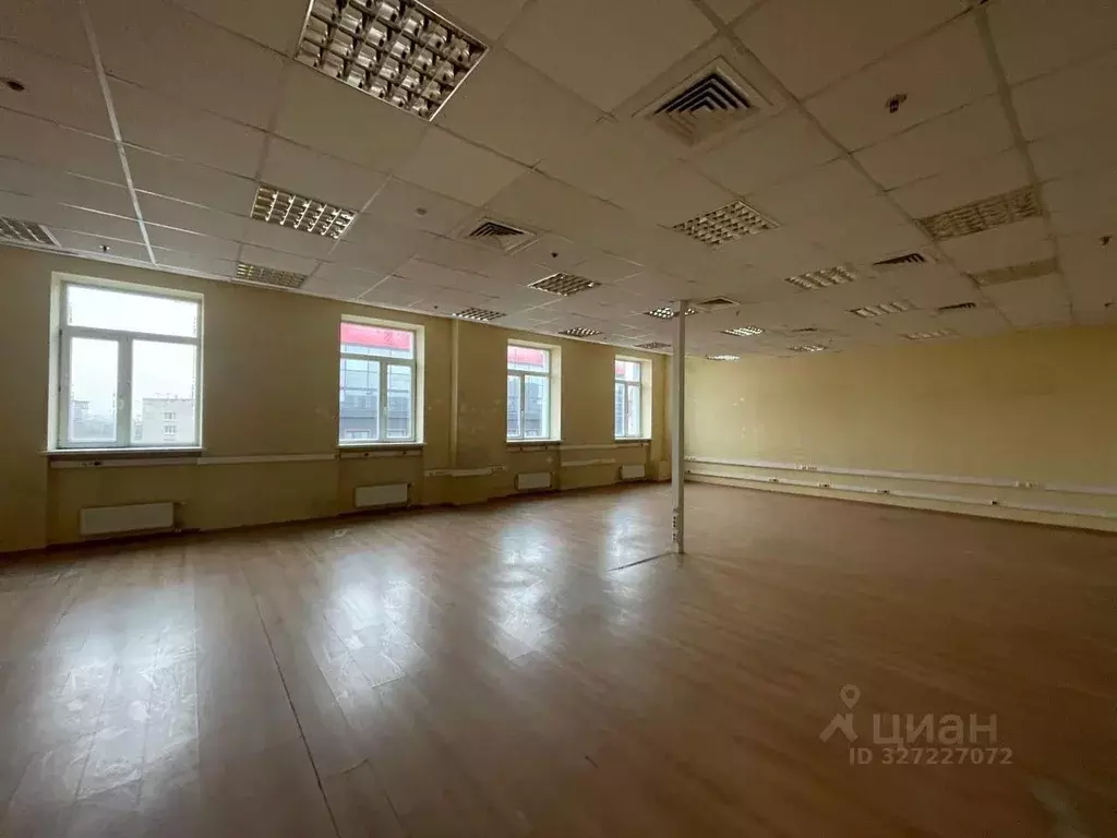 Офис в Санкт-Петербург пл. Конституции, 1 (780 м) - Фото 1