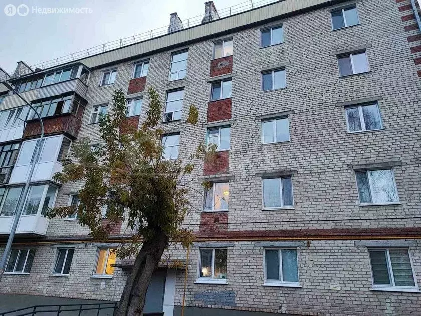 3-комнатная квартира: Тюмень, улица Пермякова, 18 (58 м) - Фото 1