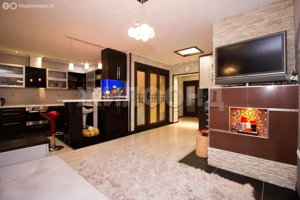 3-комнатная квартира: Новосибирск, Выборная улица, 102 (100 м) - Фото 2