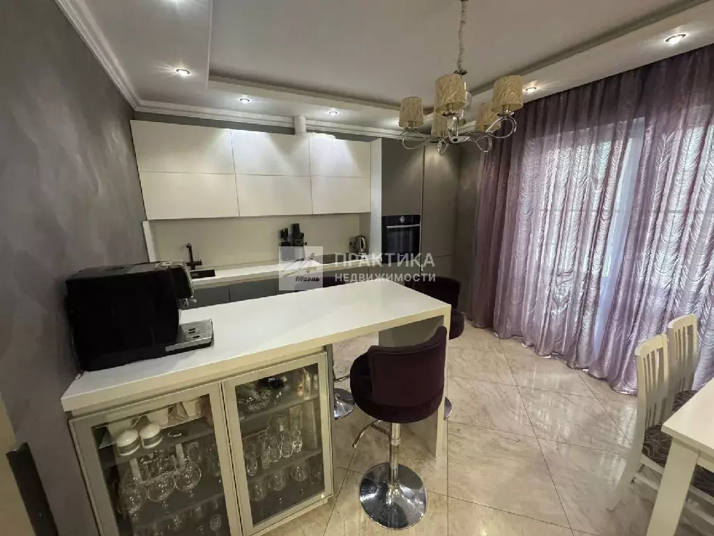 Продается 3-комнатная квартира - Фото 1