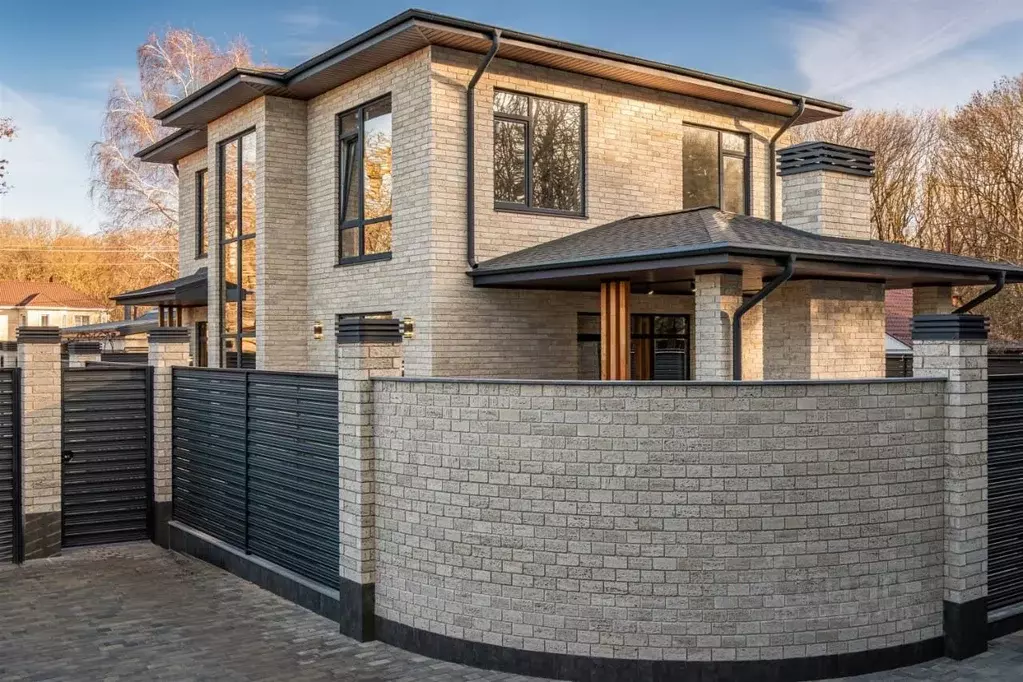 Дом в Ставропольский край, Ставрополь ул. Лопырина, 2Г (170 м) - Фото 1