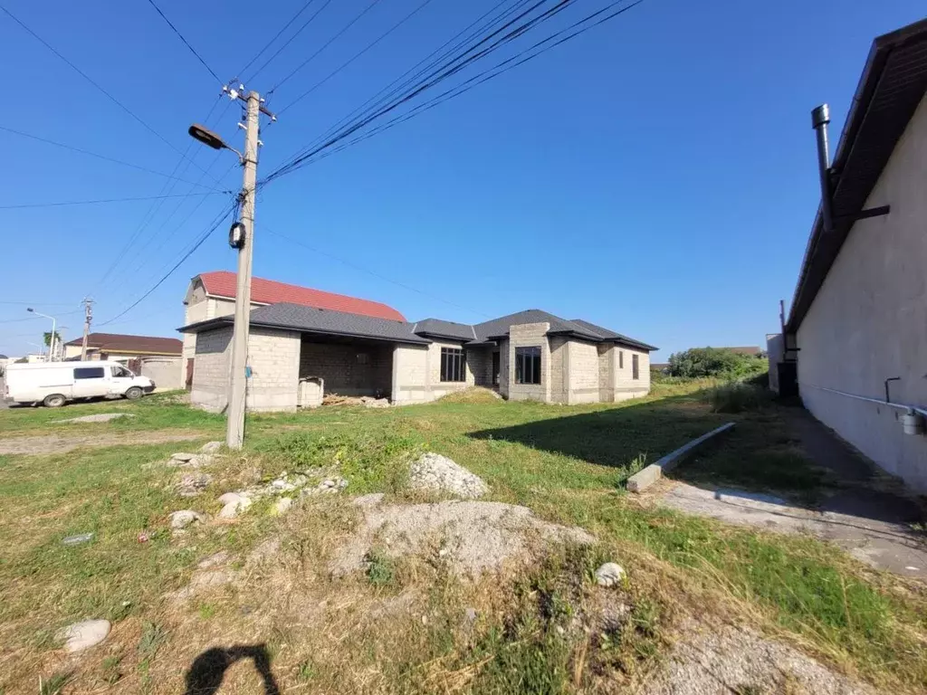 Дом в Кабардино-Балкария, Баксан ул. Мидова (250 м) - Фото 2