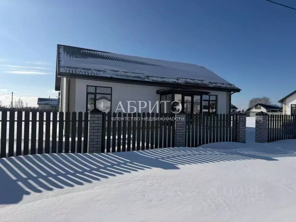 Дом в Липецкая область, Добровский муниципальный округ, с. ... - Фото 1