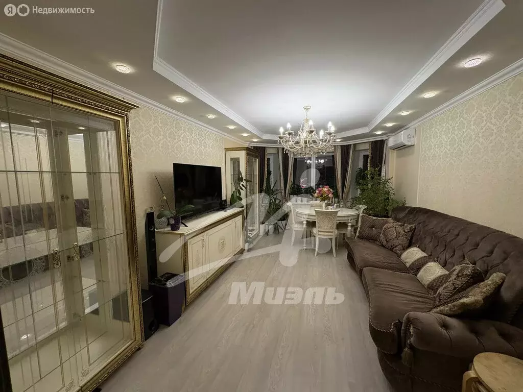 5-комнатная квартира: посёлок городского типа Андреевка, ... - Фото 1