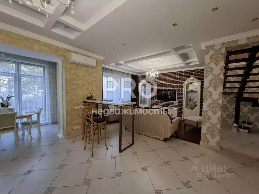 4-к кв. Ярославская область, Ярославль просп. Фрунзе, 70 (200.0 м) - Фото 1