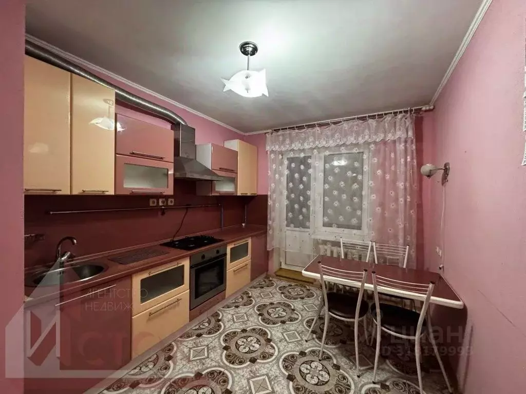 3-к кв. Саратовская область, Саратов ул. Имени Братьев Никитиных, 10 ... - Фото 0