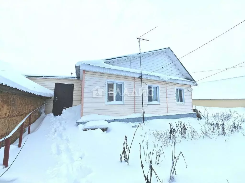 Дом в Пензенская область, рабочий посёлок Лунино, Нагорная улица, 106 ... - Фото 1