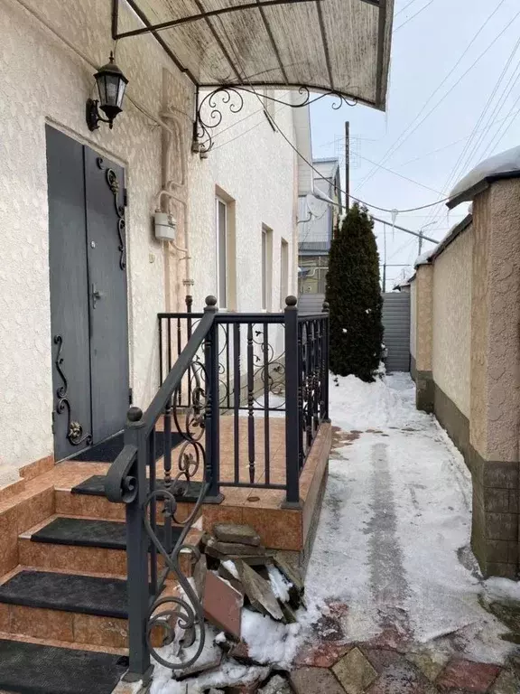 Дом в Кабардино-Балкария, Нальчик Молодежная ул., 3 (190 м) - Фото 2