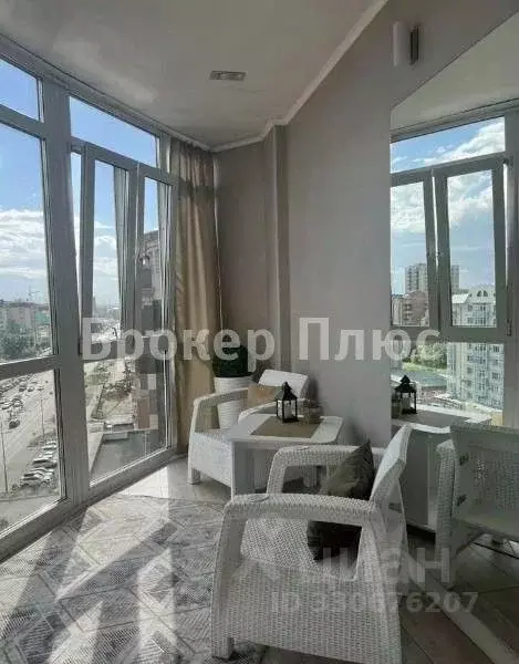 2-к кв. Хакасия, Абакан ул. Кирова, 112/3 (100.0 м) - Фото 1