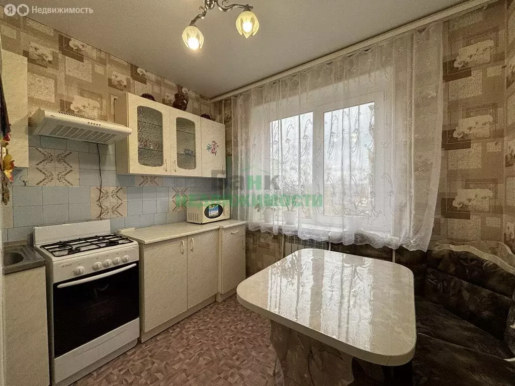 2-комнатная квартира: Вольск, Звёздная улица, 9А (50 м) - Фото 1