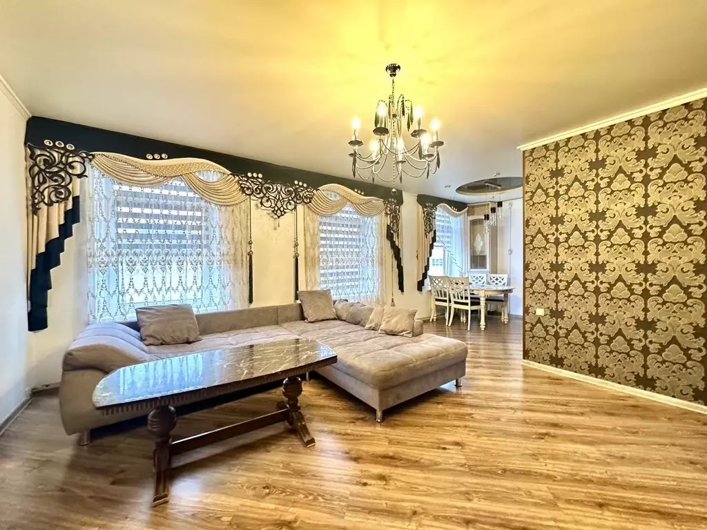 4-к кв. Калининградская область, Гусев Школьная ул., 12 (127.0 м) - Фото 1