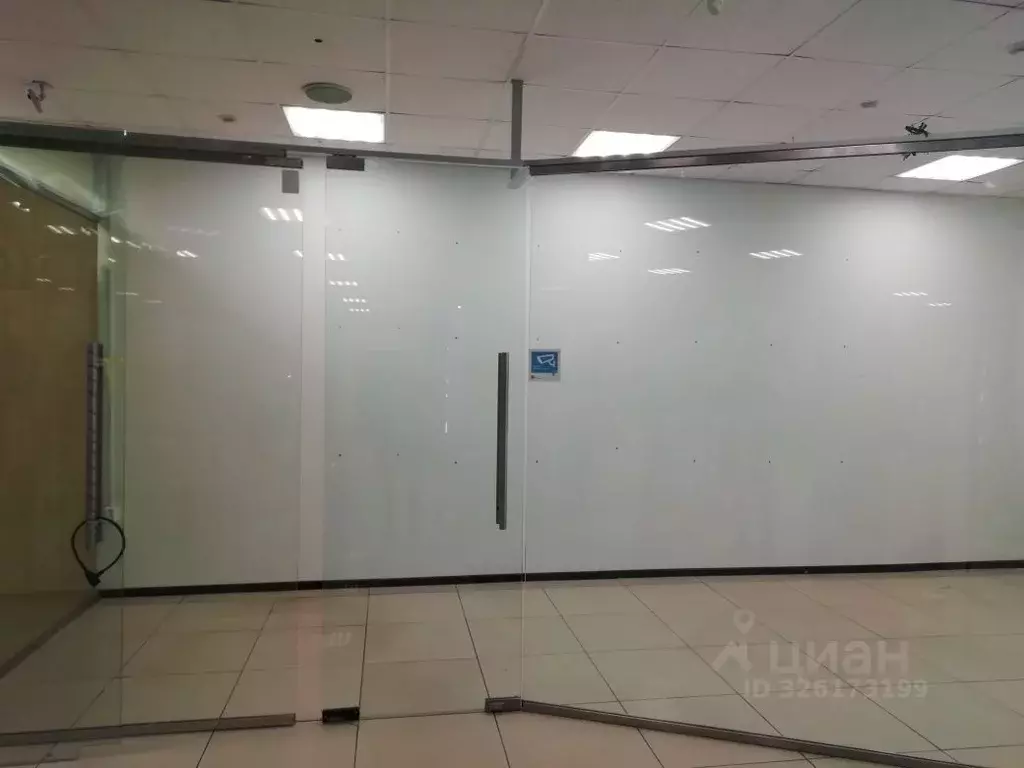 Торговая площадь в Алтайский край, Барнаул ул. Антона Петрова, 118А ... - Фото 1