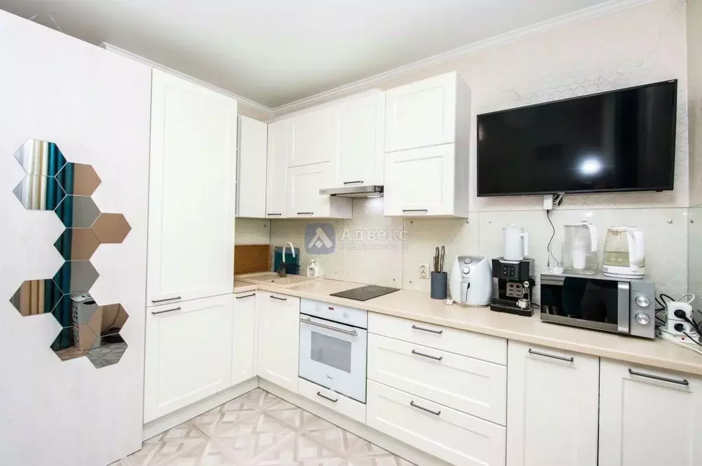 Студия Тюменская область, Тюмень ул. Дмитрия Менделеева, 2 (29.6 м) - Фото 1