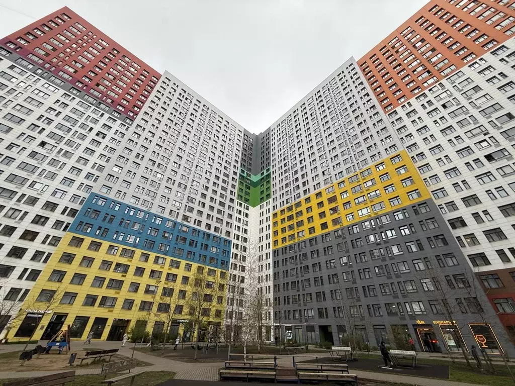 Продается 4-комнатная квартира - Фото 1