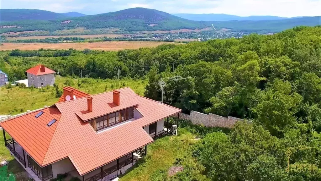 Дом в Севастополь с. Резервное, ул. Нахимовская, 12 (512 м) - Фото 0