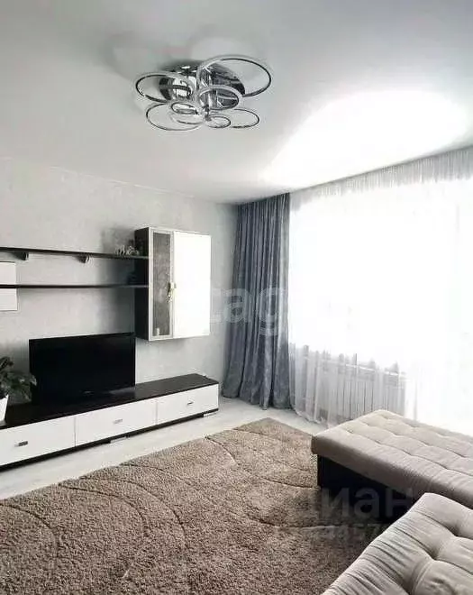 3-к кв. Челябинская область, Челябинск ул. Зальцмана, 28 (91.0 м) - Фото 0