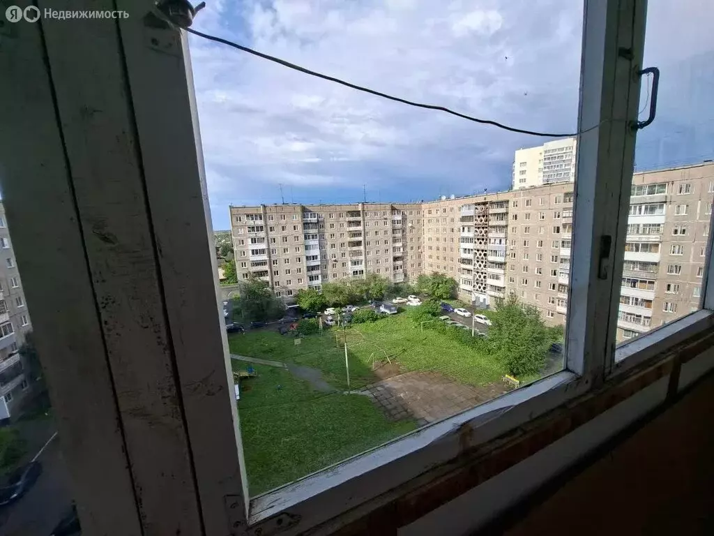 3-комнатная квартира: Нижний Тагил, улица Ильича, 82 (63 м) - Фото 0