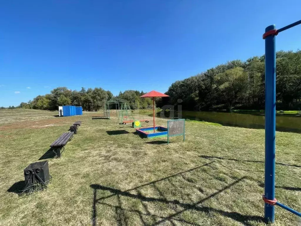 Участок в Белгородская область, Новооскольский муниципальный округ, с. ... - Фото 1