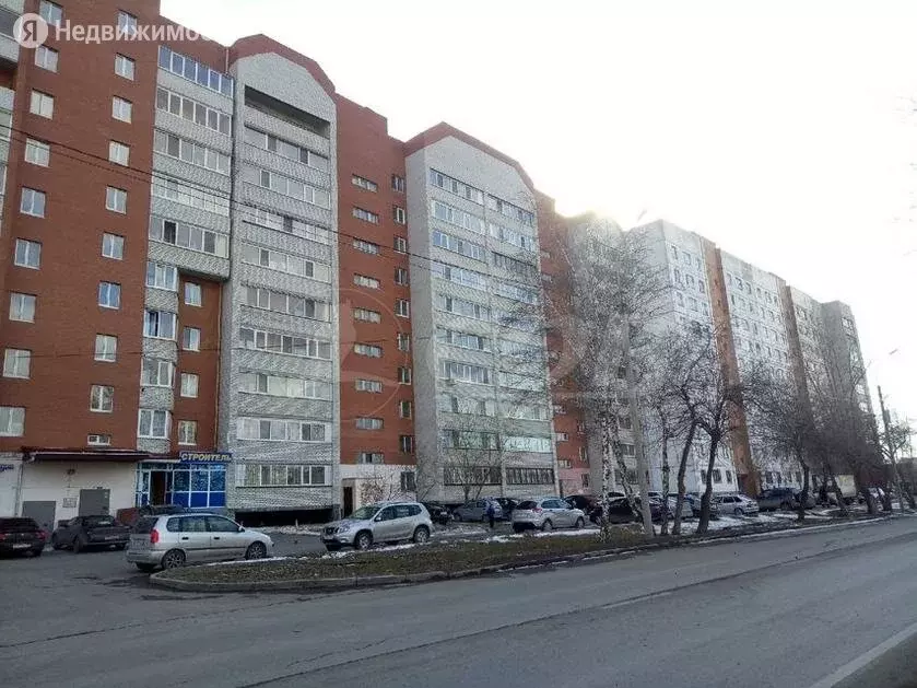 3-комнатная квартира: Тюмень, Волгоградская улица, 67 (66 м) - Фото 0