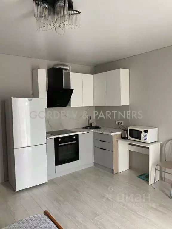Студия Татарстан, Казань ул. Рауиса Гареева, 113 (33.0 м) - Фото 1