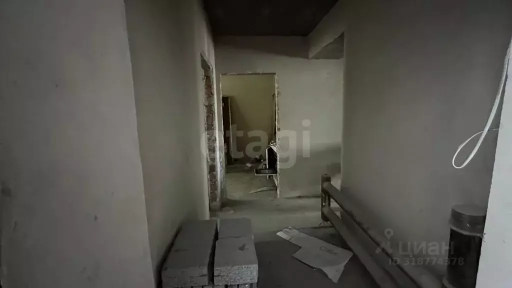 3-к кв. Дагестан, Каспийск Октябрьская ул., 8 (70.0 м) - Фото 1
