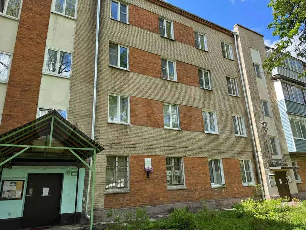 Комната 28,6 м в 4-к., 4/4 эт. - Фото 0