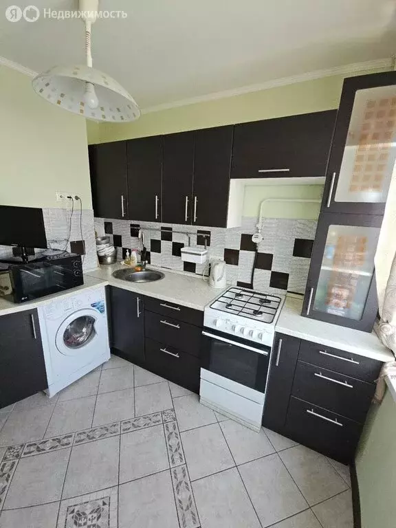 3-комнатная квартира: Гатчина, улица Генерала Кныша, 1 (72.4 м) - Фото 2