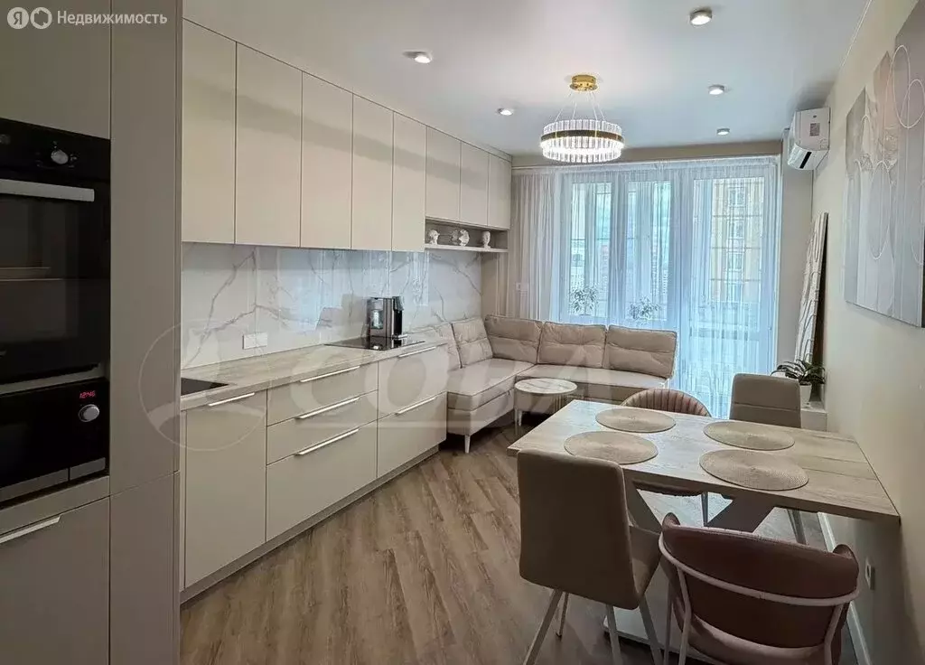 3-комнатная квартира: Тюмень, улица Газовиков, 41/1 (79 м) - Фото 1