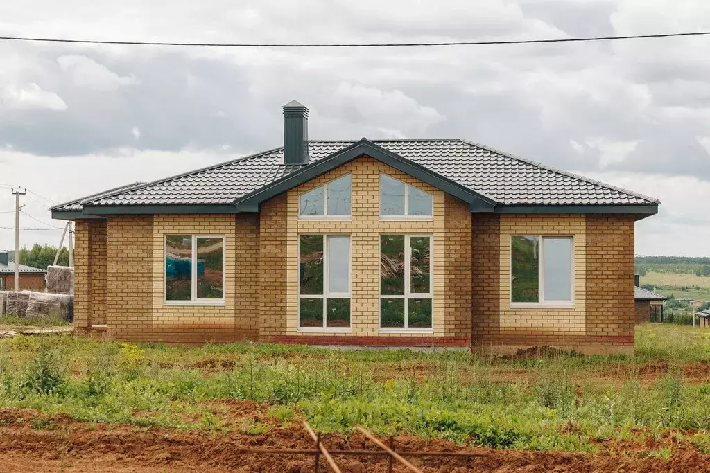 Дом в Татарстан, Зеленодольский район, Большекургузинское с/пос, Ягода ... - Фото 1