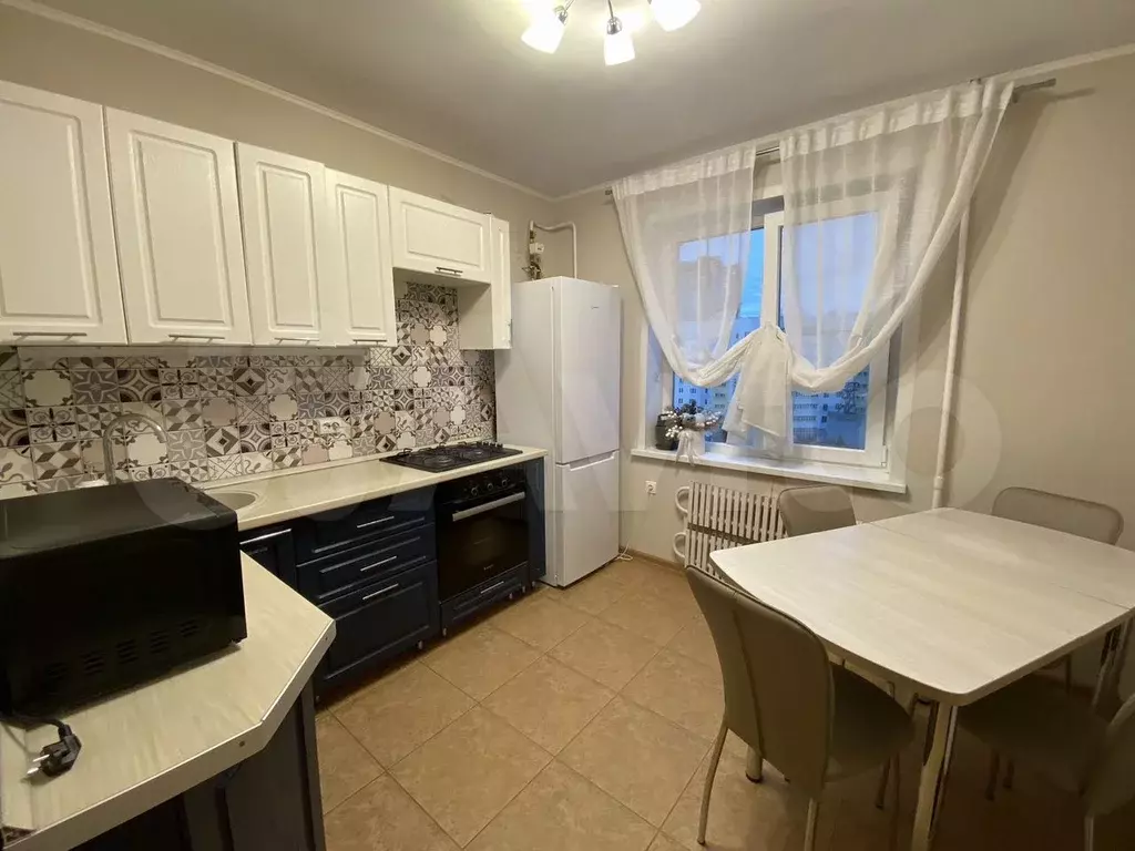 2-к. квартира, 60 м, 8/9 эт. - Фото 0