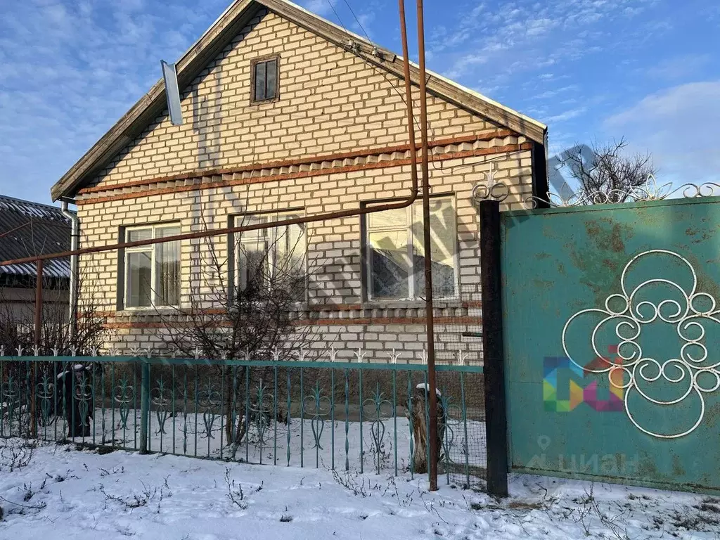 Дом в Калмыкия, Элиста Волгоградский пер. (50 м) - Фото 1