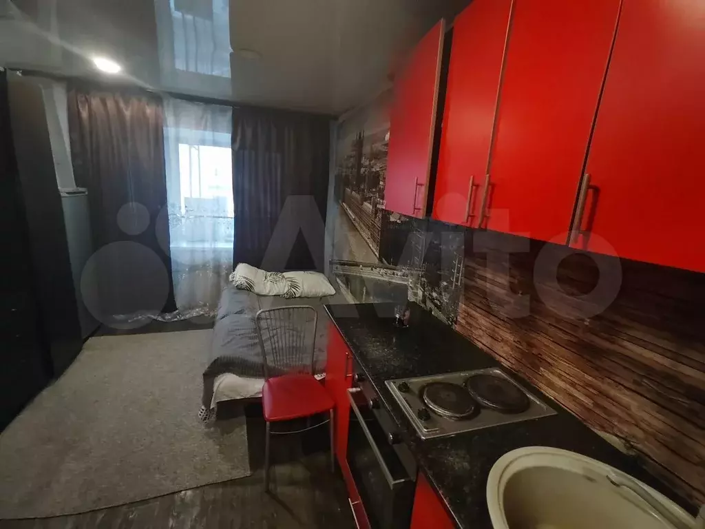 Комната 14 м в 5-к., 2/4 эт. - Фото 0
