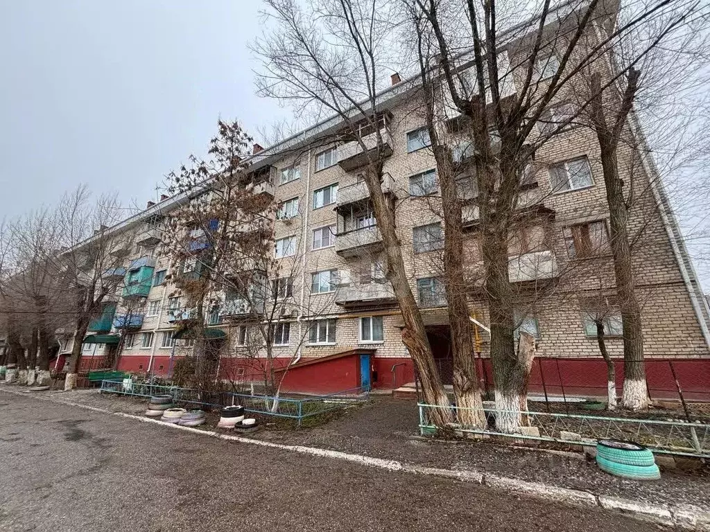 2-к кв. Калмыкия, Элиста 4-й мкр, 32 (40.0 м) - Фото 0