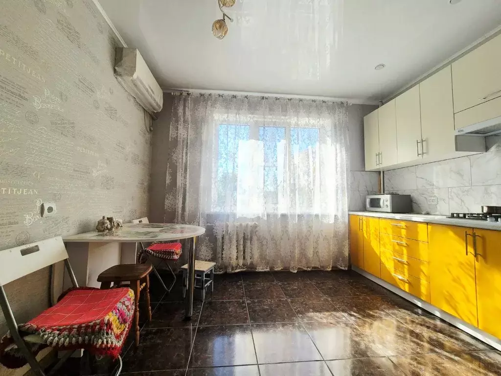 2-к кв. Ростовская область, Батайск Октябрьская ул., 124 (56.0 м) - Фото 1