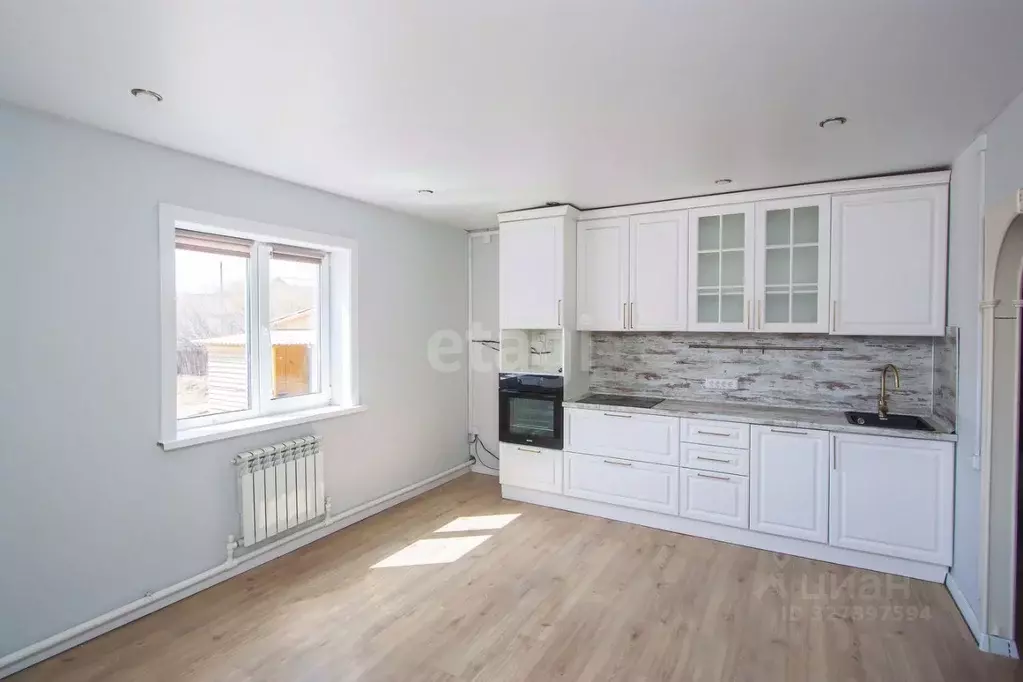 Дом в Бурятия, Тарбагатайский район, Саянтуйское с/пос, с. ... - Фото 1