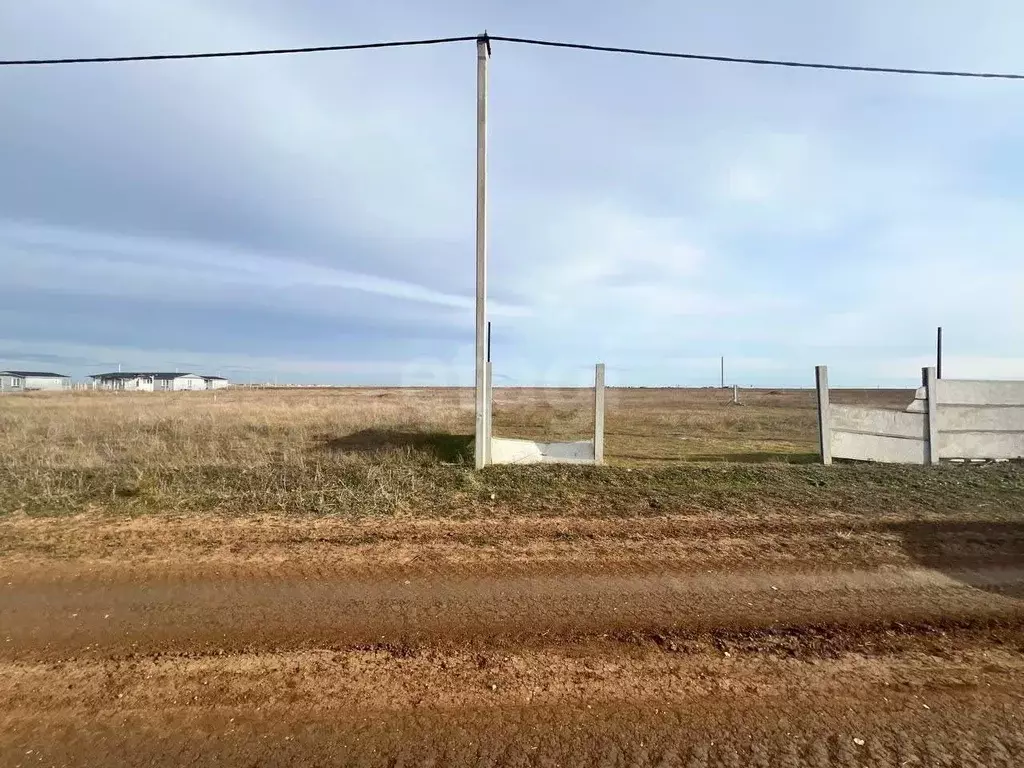 Участок в Крым, Сакский район, Штормовское с/пос, с. Хуторок  (6.0 ... - Фото 1