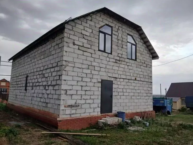 Дом в Самарская область, Кинель-Черкассы с/пос, с. Кинель-Черкассы ул. ... - Фото 1