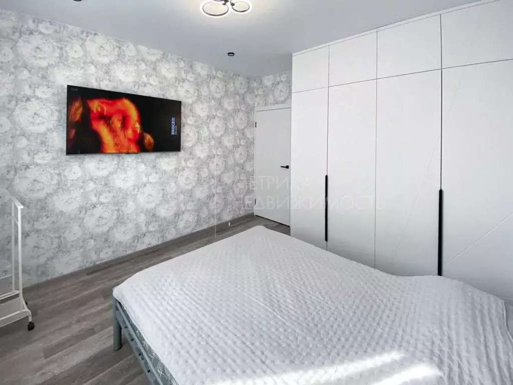1-к кв. Тюменская область, Тюмень ул. Республики, 204к10 (32.3 м) - Фото 0