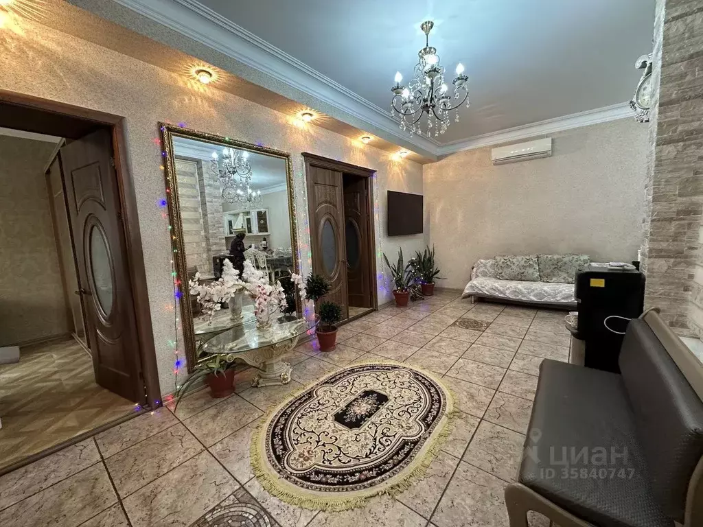 Дом в Дагестан, Махачкала ул. Хутинаева, 11 (240 м) - Фото 1