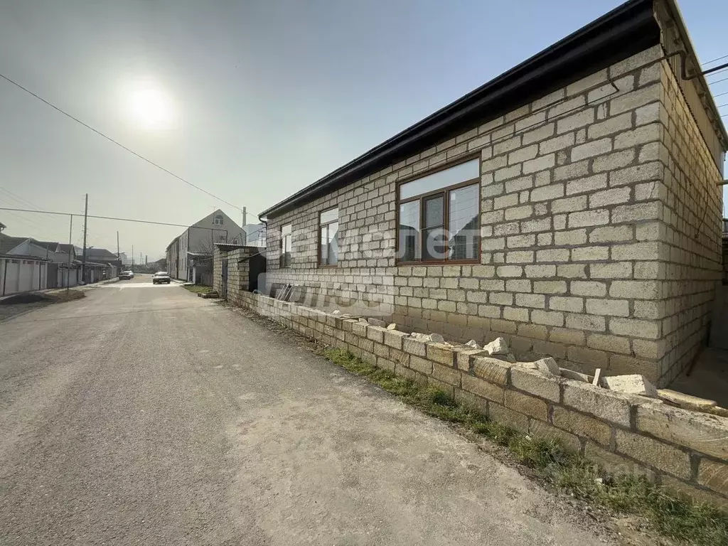 Дом в Дагестан, Дагестанские Огни Пионерская ул., 18 (100 м) - Фото 1