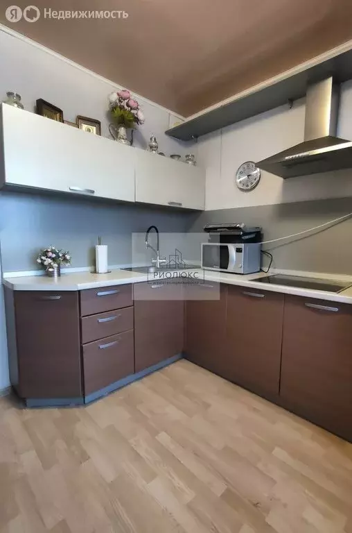 3-комнатная квартира: Магнитогорск, Сиреневый проезд, 12/1 (61.8 м) - Фото 1