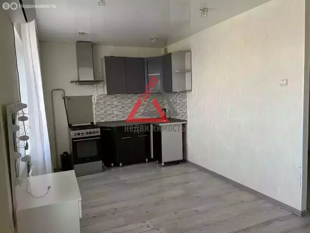 Квартира-студия: Каменск-Уральский, улица Кутузова, 36 (33.4 м) - Фото 2