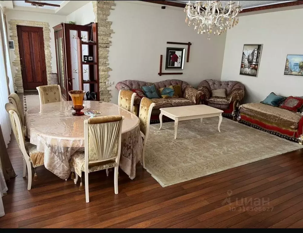 3-к кв. Дагестан, Махачкала ул. Гамзата Цадасы, 8 (120.0 м) - Фото 1