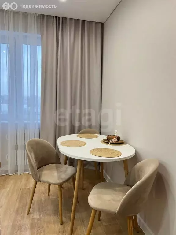 3-комнатная квартира: Омск, микрорайон Заозёрный, улица Сергея ... - Фото 1