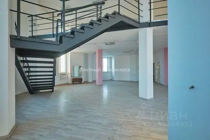 4-к кв. Красноярский край, Красноярск ул. Авиаторов, 41 (218.0 м) - Фото 0