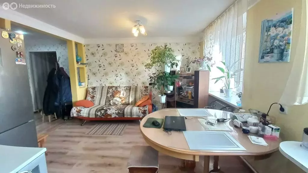 3-комнатная квартира: Заводоуковск, улица Усадьба ЛПХ, 6 (68 м) - Фото 1